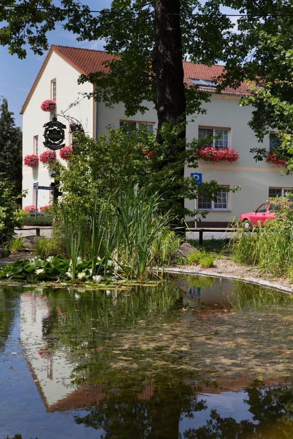 Hotel&Gasthaus Zum Eichenkranz Luckenwalde Exterior foto